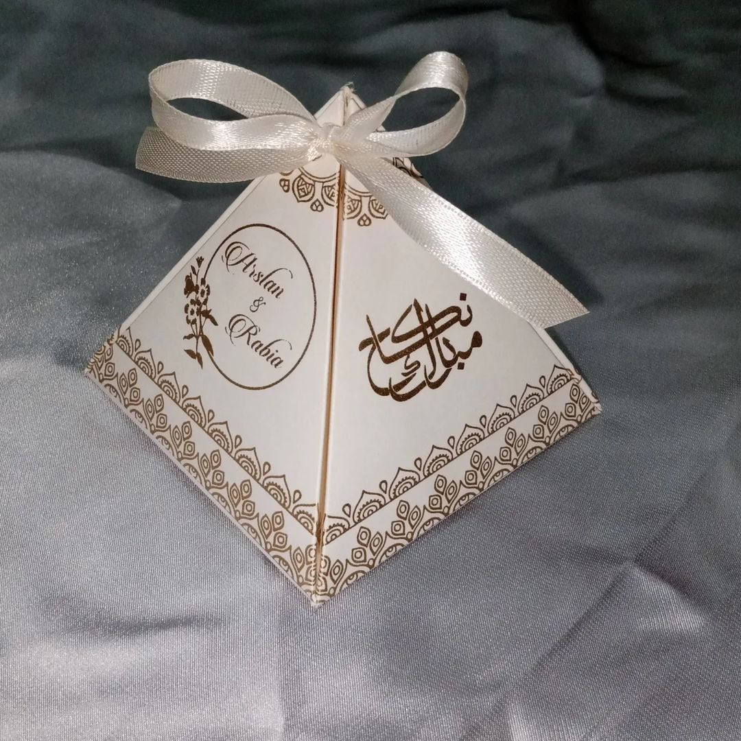 Favour Boxes Triangular - Wedding Cards & Favour Boxes