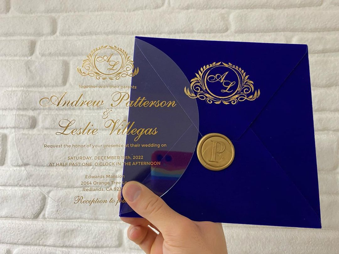 Round Cut Wedding Cards Pakistan - Wedding Cards & Favour Boxes